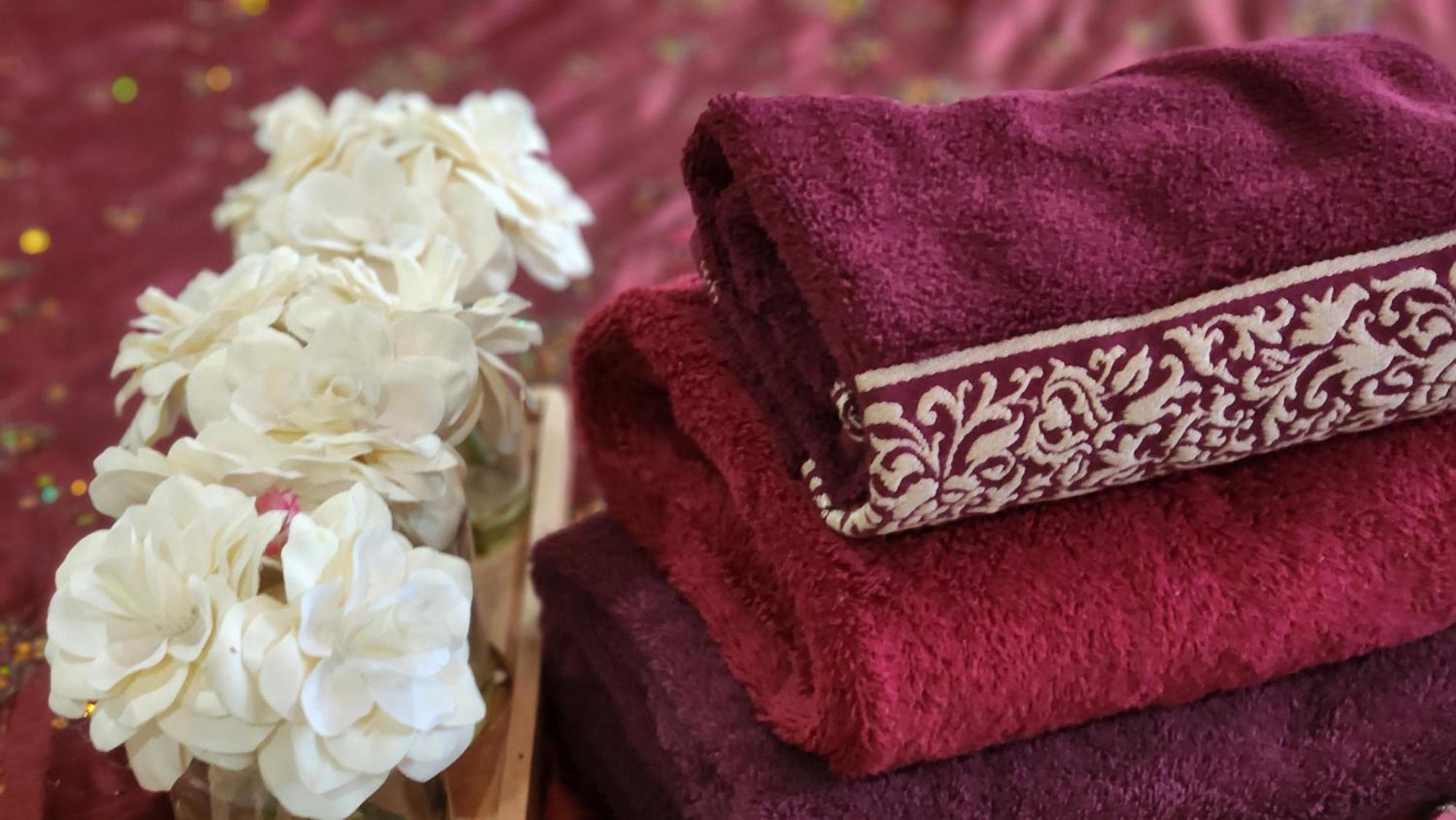 Empress Madani Palace Hotel Surrey Dış mekan fotoğraf