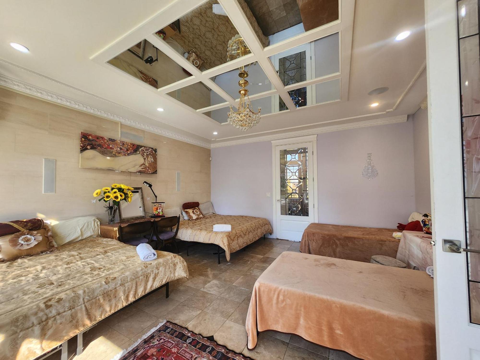 Empress Madani Palace Hotel Surrey Dış mekan fotoğraf
